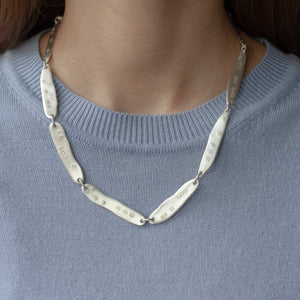 PARAGON ACME I 19 inches silver necklace on a model | Margo Orlovik IMPRINT Collection Contemporary Jewellery