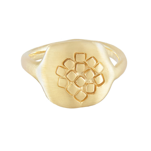 Rounded square-hexagonal organic signet ring with square pattern at the front in gold plated silver | Imprint Collection | Margo Orlovik